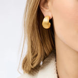 Cobblestone Statement Hoop-Gold-OS