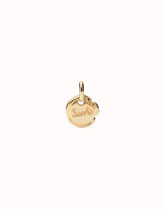 Charm with the word “suerte” (gold)