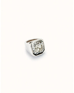 Square-Shaped Finish and White Ring (silver)